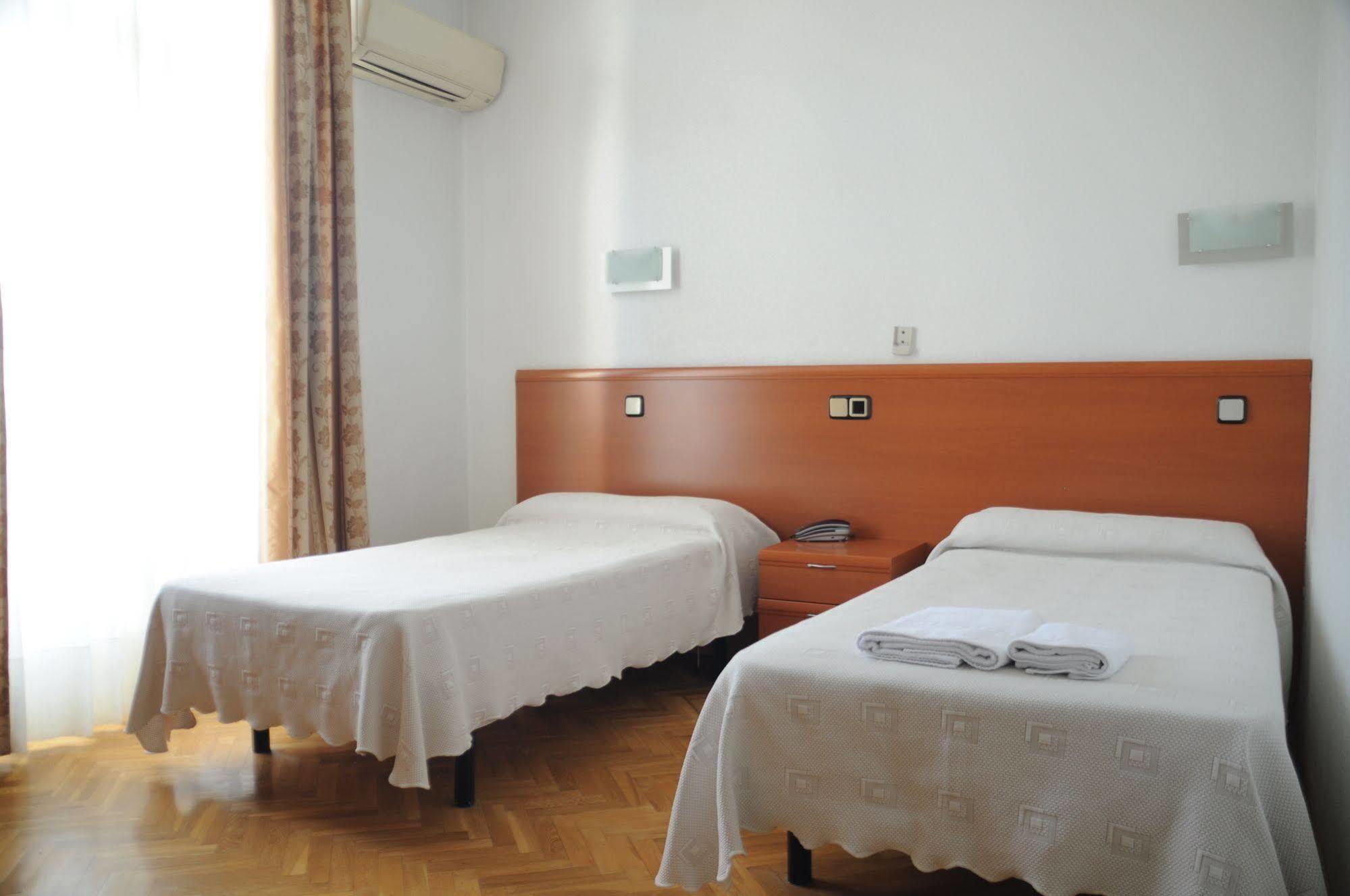Hostal Jerez Madrid Ngoại thất bức ảnh