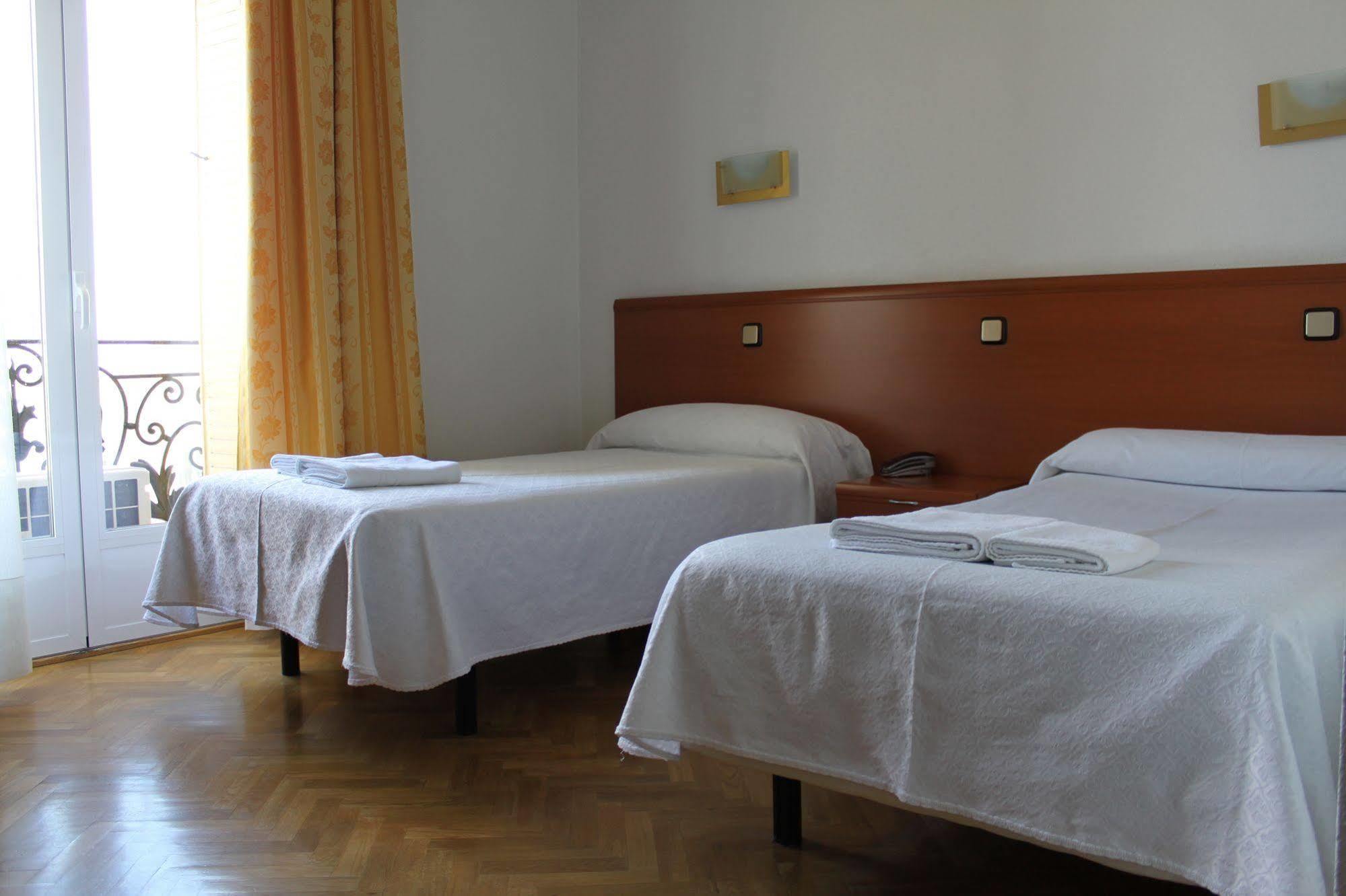 Hostal Jerez Madrid Ngoại thất bức ảnh