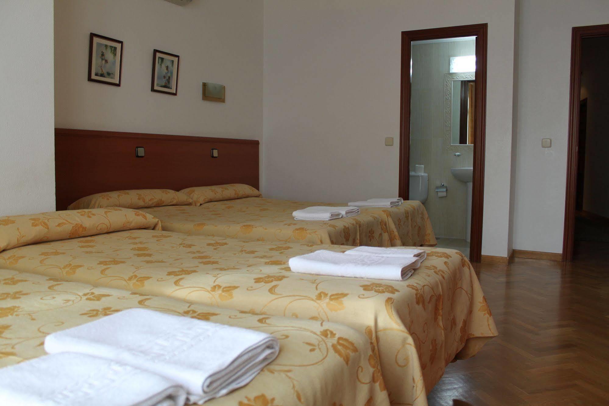 Hostal Jerez Madrid Ngoại thất bức ảnh