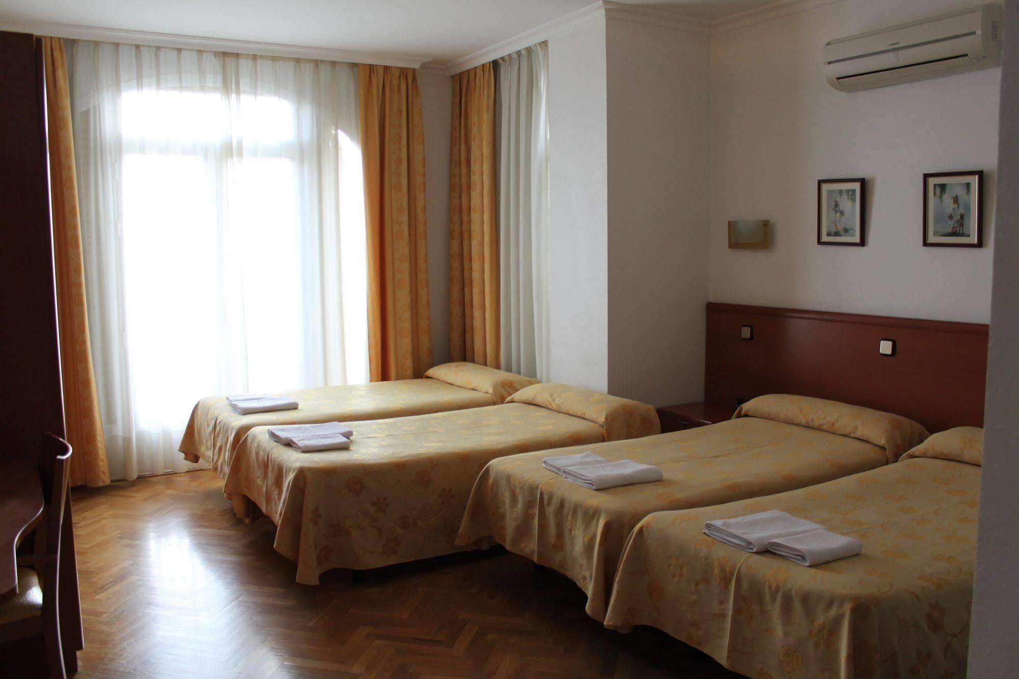 Hostal Jerez Madrid Ngoại thất bức ảnh